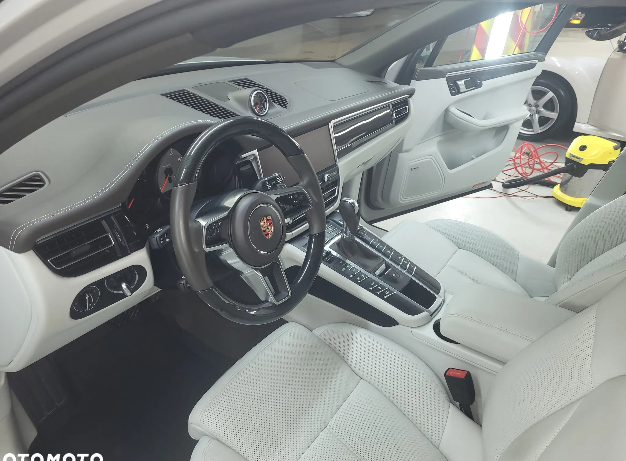 Porsche Macan cena 259000 przebieg: 21450, rok produkcji 2021 z Zakopane małe 529